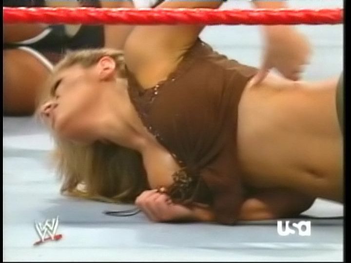 lilian garcia  nip slip pics